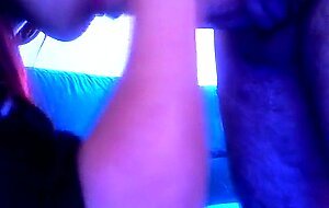 Mi spompina davanti la cam