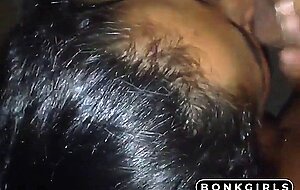 Ablasini gotten sikiyor(Fucking not her real sister anally)