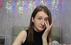 Brunette babe strips to bra on webcam solo show