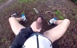 Runner guy cumshot on park