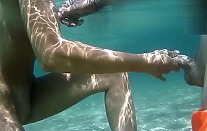 Amateur girl loves swimming naked and milking cocks underwater until cums