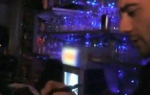 Barman et serveuse en chaleur, PORNO & video porno gratuit