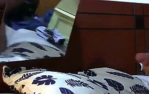 Peludo se pajea solo en casa