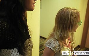 MY18TEENS - The girls have threesome sex in the hotel