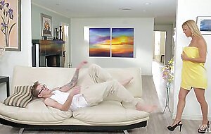 Your mom's the bomb scene 5, Alexis Fawx