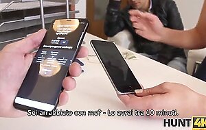 HUNT4K. Hunter incontra un modello super hot che rimane senza soldi