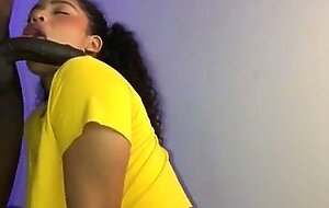 Cute big ass model sucks a big cock until she cums -amateur couple- Nysdel