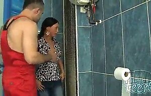 Sexy teen blowjob to old man