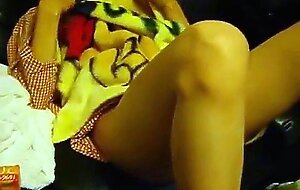 Japanese amateur open pussy and pumping