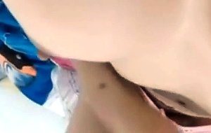 Amateur tranny jerks off on webcam