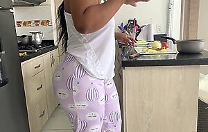 stepmom tries to make breakfast and ends up eating her 's cock