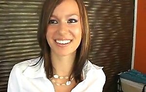 Amateur chick takes money for a fuck 19