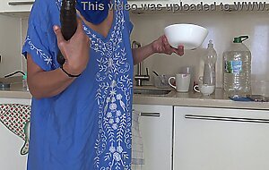 Algerian cuckold milf living in paris