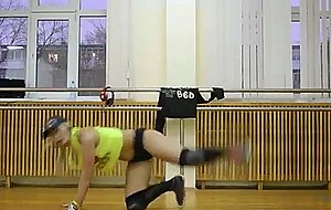 Pranka --- booty twerk sage the gemin -