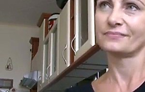 Mature like it: free mom 09 