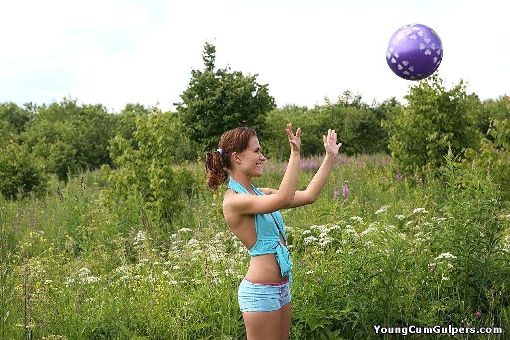 Tiny Teen Liza Goes Pussy To Mouth With Her Guy In A Field Blowjob, European, Hardcore, Outdoor