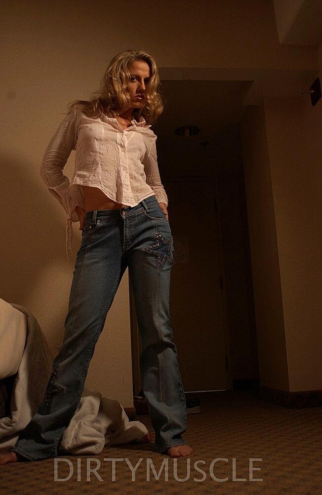 Blonde bodybuilder Inari Vachs gets butt naked on top of her disheveled bed