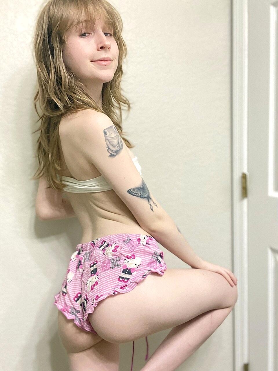 Amateur Vixen Teensy Bella Teasing With Her Firm Booty In A Solo Amateur, Ass, Panties, Shorts, Teen