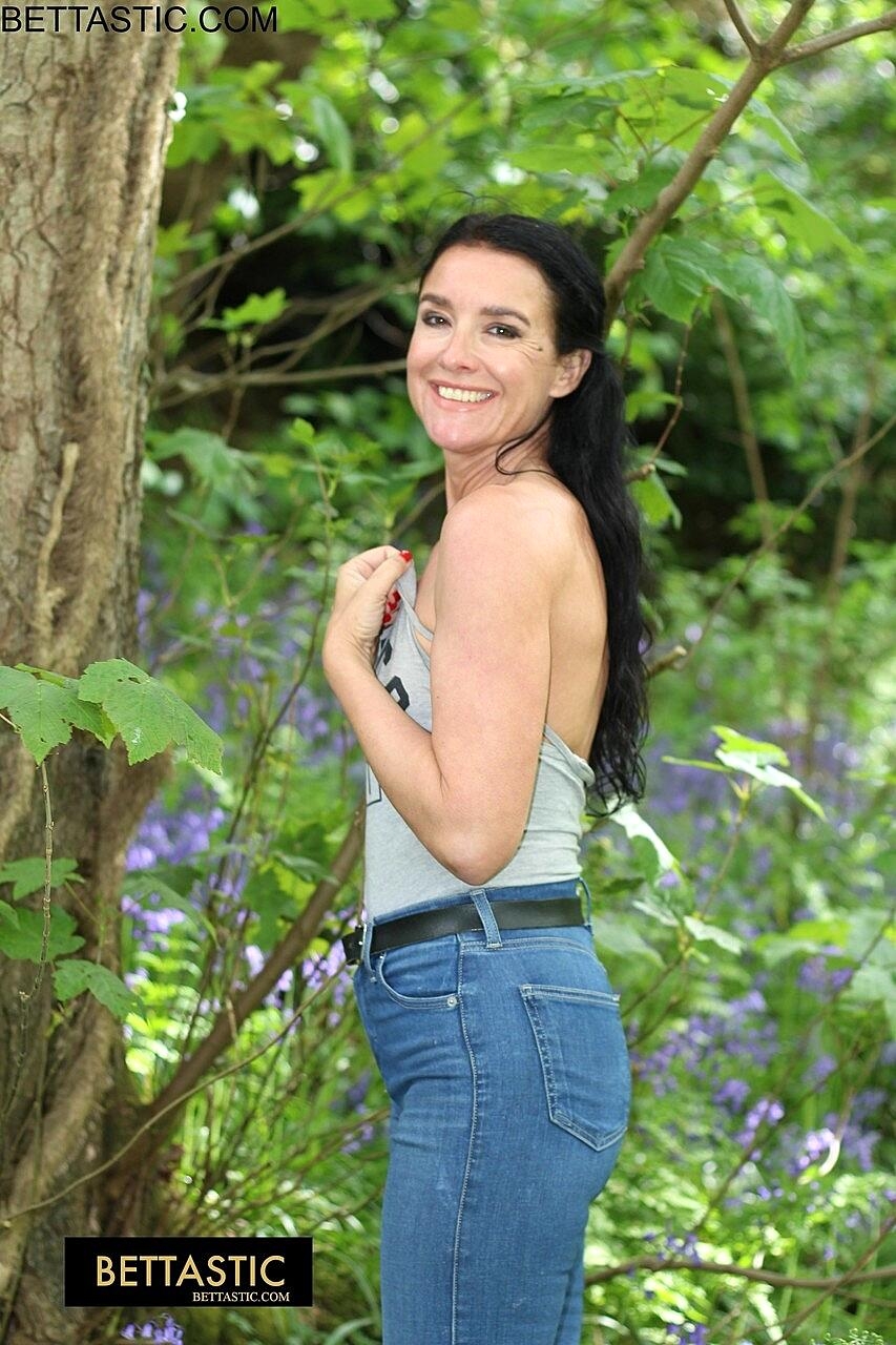 Bettastic Bettastic Amateur, Brunette