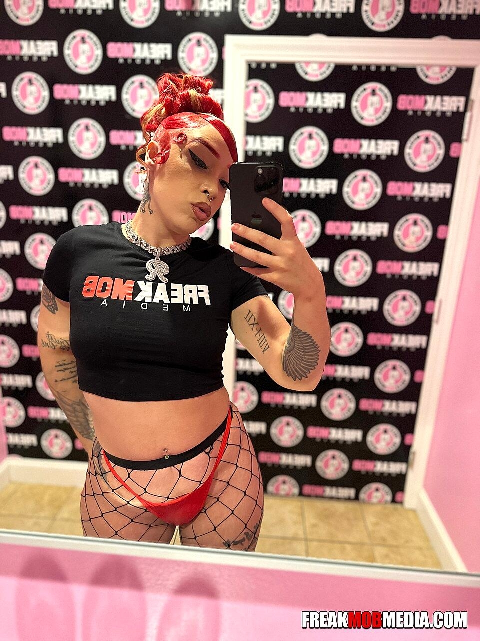 Sexy Amateur Summer Rob Shows Off Her Big Ass While Teasing In Fishnets Amateur, Interracial