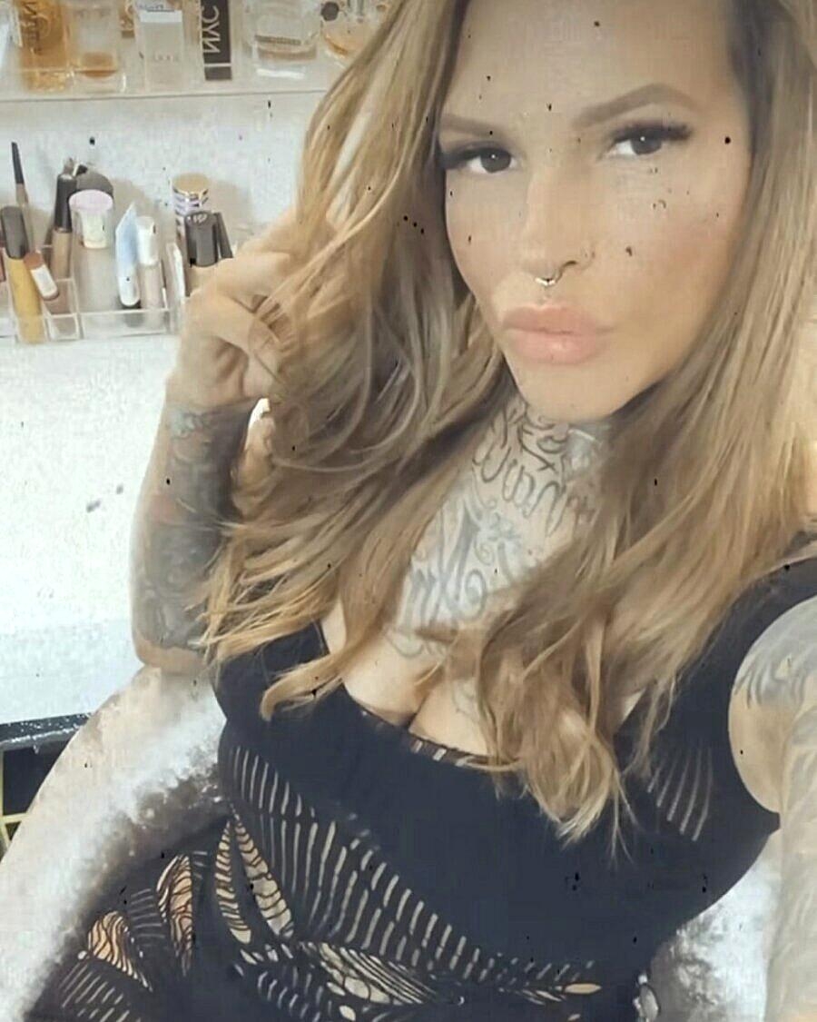 Glamorous Babe Shows Off Her Stunning Tattoos Wearing Black Lingerie Amateur, Babe, Beautiful, Sexy, Solo