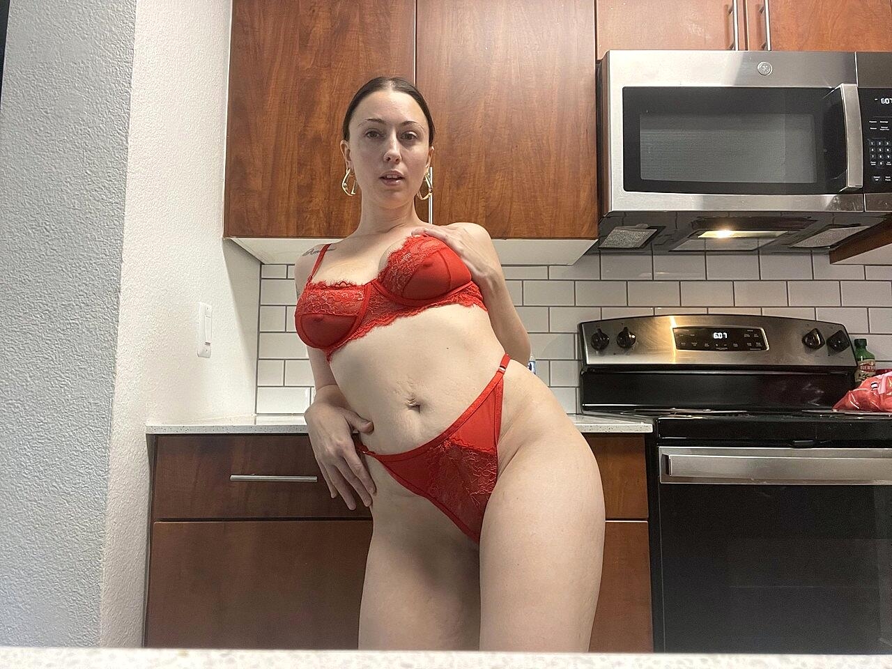 Attractive Amateur Babe Kiki Shows Her Big Ass & Tits In Her Lingerie Amateur, Ass, Lingerie, Panties, Thong