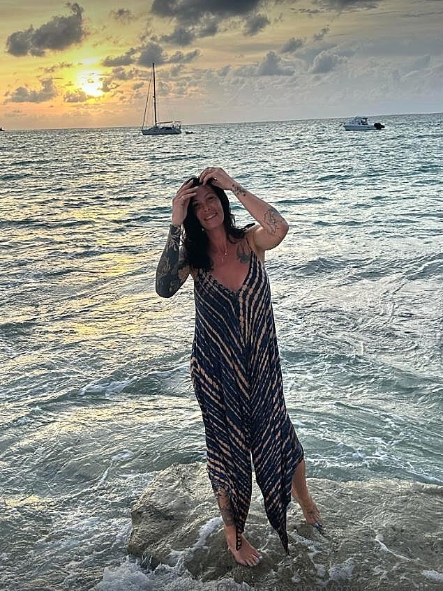 Mature Shemale Morgan Bailey Shows Her Tattoos While Completely Naked Shemale