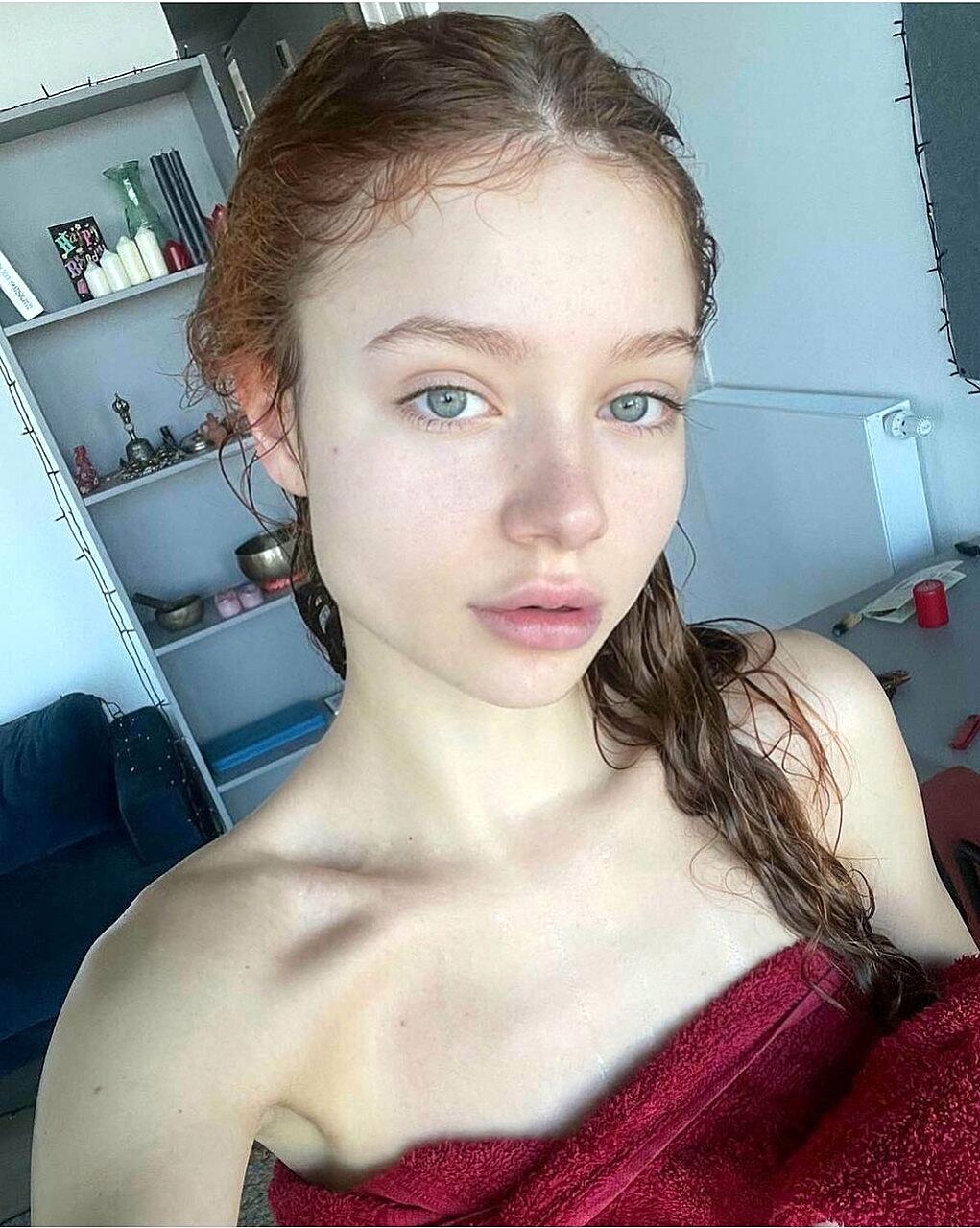 I Am Ginger Baby Face, Redhead, Selfie, Skinny