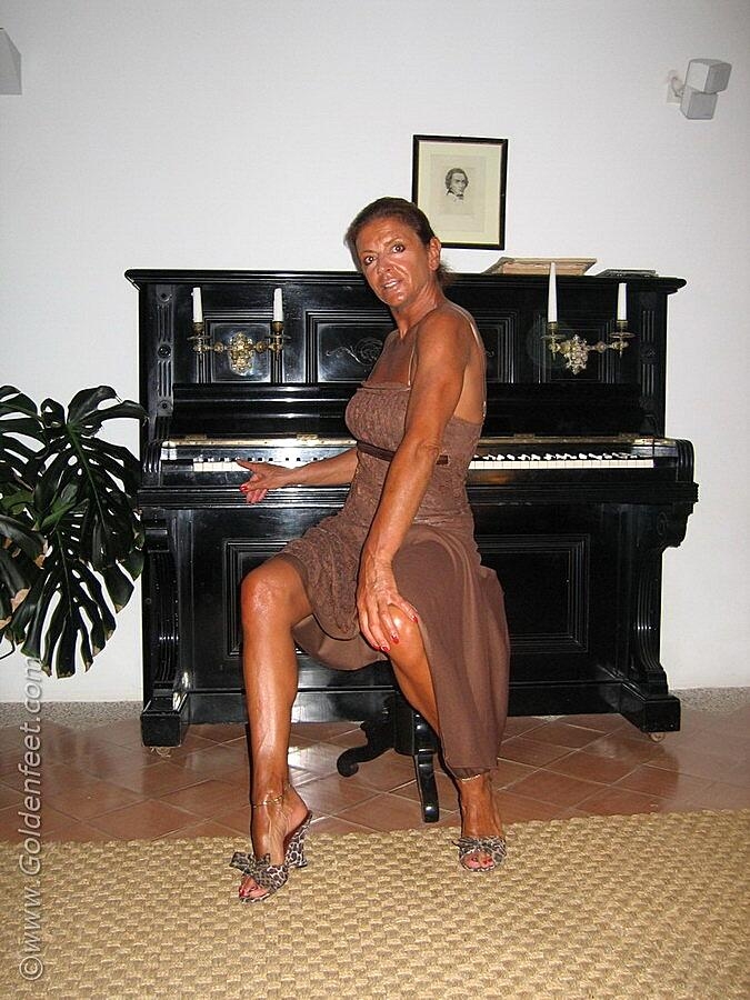 Naughty British Woman Lady Sarah And Her Pierced Twat Taking Piss On Floor Clothed, European, Mature, Oiled, Pissing