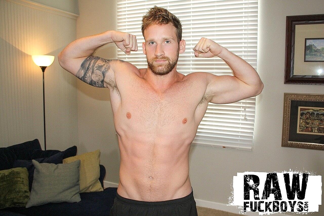 Gay Bodybuilder Logan Carter Strips On His Bed And Flaunt His Cock And Muscles Gay