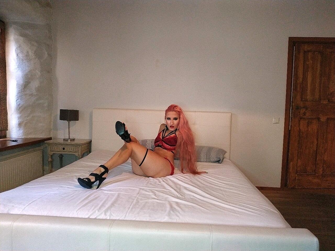 FinDom Goaldigger performed by Dalia Olga XXX Gallery