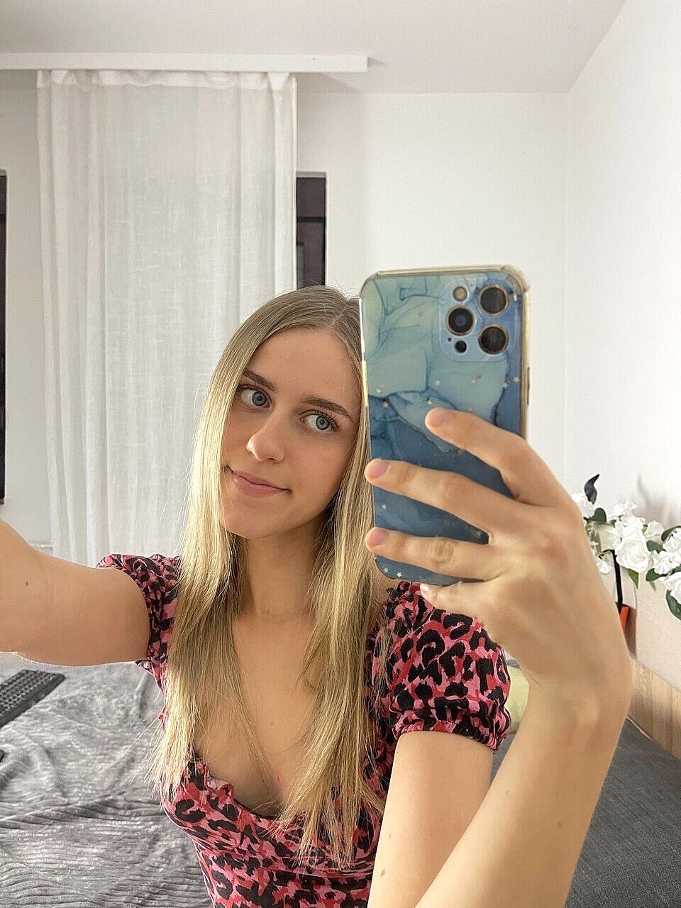 Blonde Babe Sophie Blaze Shows Off Her Curvy Ass Wearing Sexy Panties Amateur, Close-Up, Lingerie, Model, Selfie