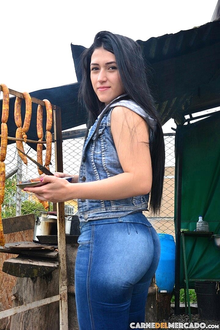 Naughty Long Haired Latina Lola Puentes Reveals Her Ass And Blows Dick, Alex Moreno Amateur, Blowjob, Latina, Outdoor, Sexy