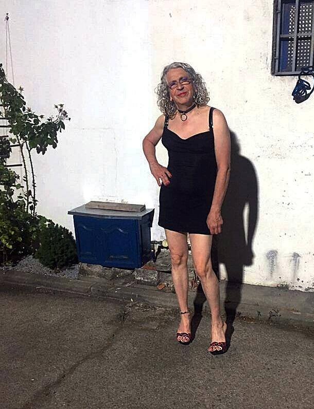 Mature Shemale Slutcarla Flaunts Her Sexy Feet In Her Heels In A Compilation Shemale