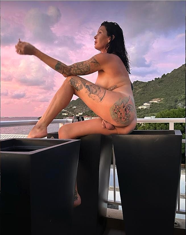 Mature Shemale Morgan Bailey Shows Her Tattoos While Completely Naked Shemale