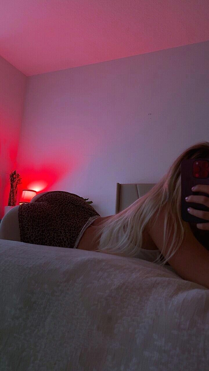 Curvy Cam Babe Alexia Armani Shows Her Big Ass Wearing Sexy Panties Amateur, Babe, Beautiful, Blonde, Solo