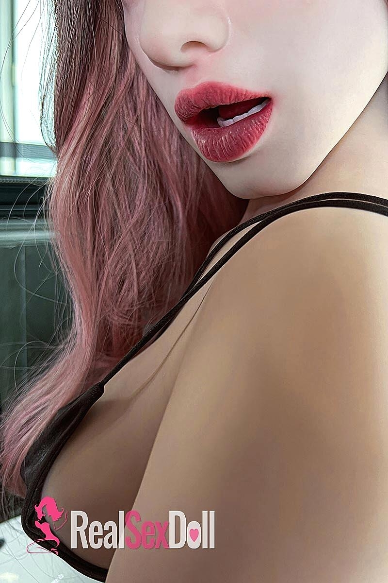 Busty Babe in Lace Bra & Panty Set Realsexdoll Naked Pictures