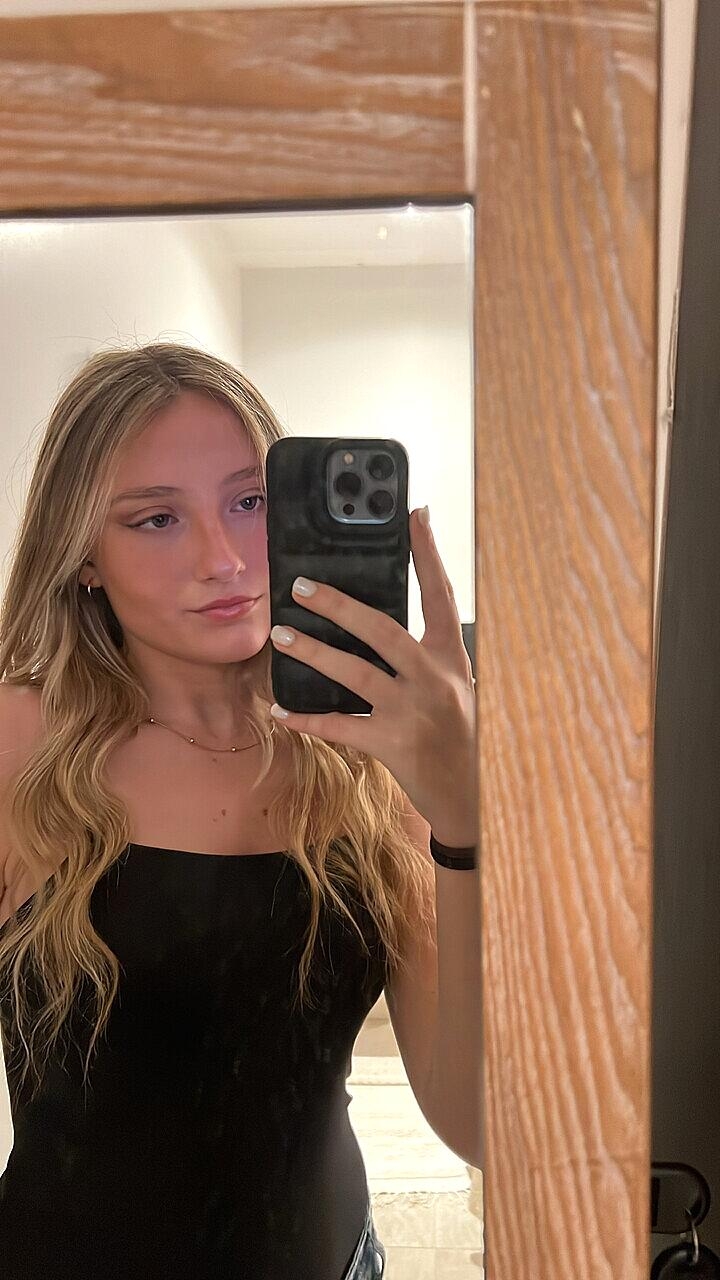 Estell Aily Estell Aily Amateur, Non-Nude, Selfie, Teen, White