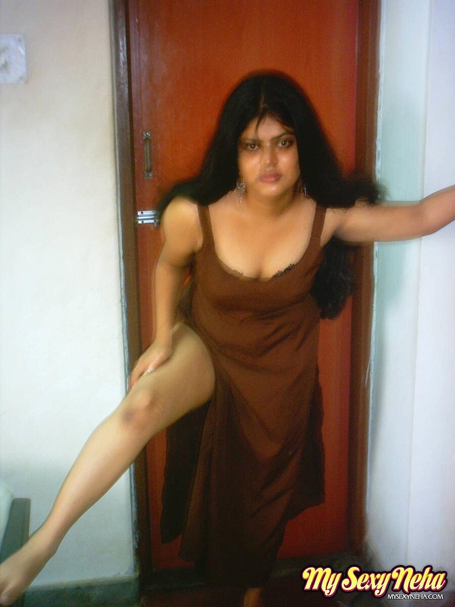 Indian Plumper Unveils Her Natural Tits & Dark Areolas Before Showing Her Bush Bbw, Chubby, Curvy, Indian, Thick
